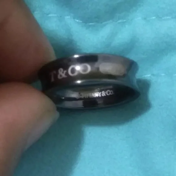 Tiffany &Co band